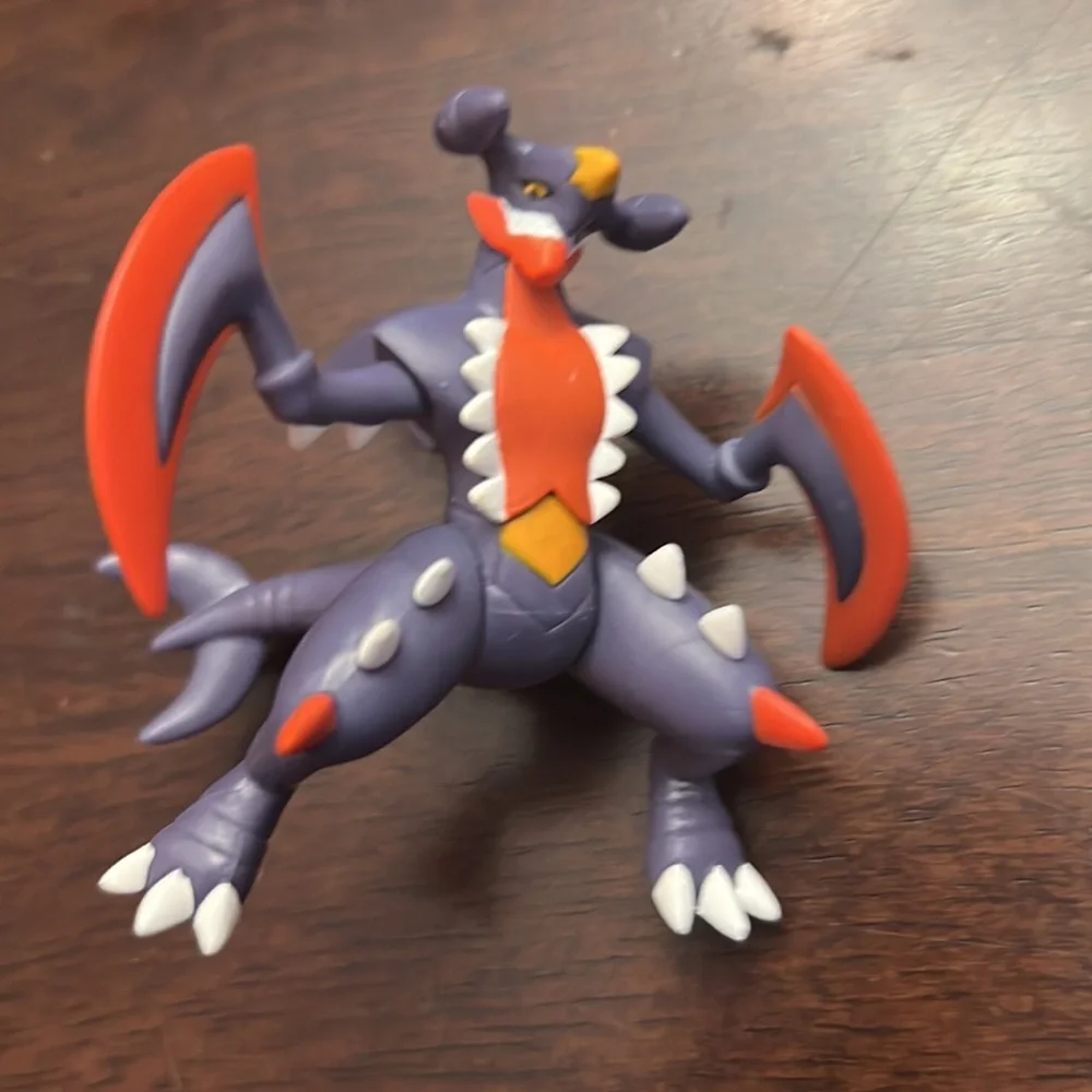 Takara Tomy 2 Inch  Figurine Mega Garchomp
